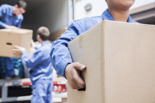 Commercial moving team planning a business relocation in Castelnau