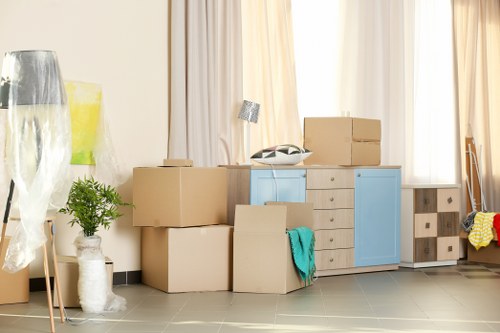Moving truck service for homes and flats in Castelnau