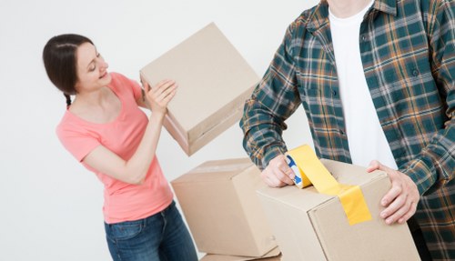 Local van service transporting household items around Castelnau