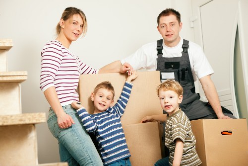 Packing and loading services for homes and flats in Castelnau