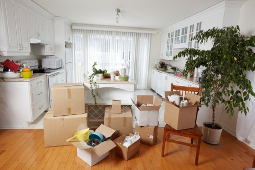 Household removals vehicle for Castelnau properties