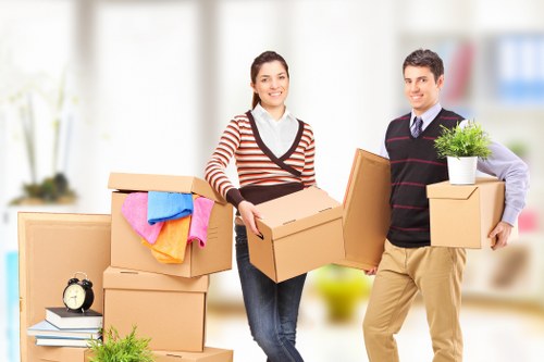 Castelnau house and flat moving support with loading assistance