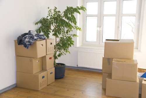 Professional packing team serving Castelnau businesses
