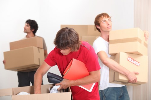 Castelnau moving truck for household and business transport