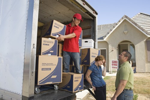 Removal van service near Castelnau properties and parking