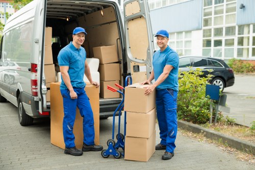 Careful loading for a local move in Castelnau