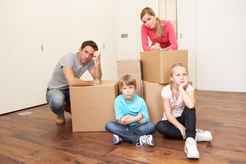 Packing and transport services for households and offices in Castelnau
